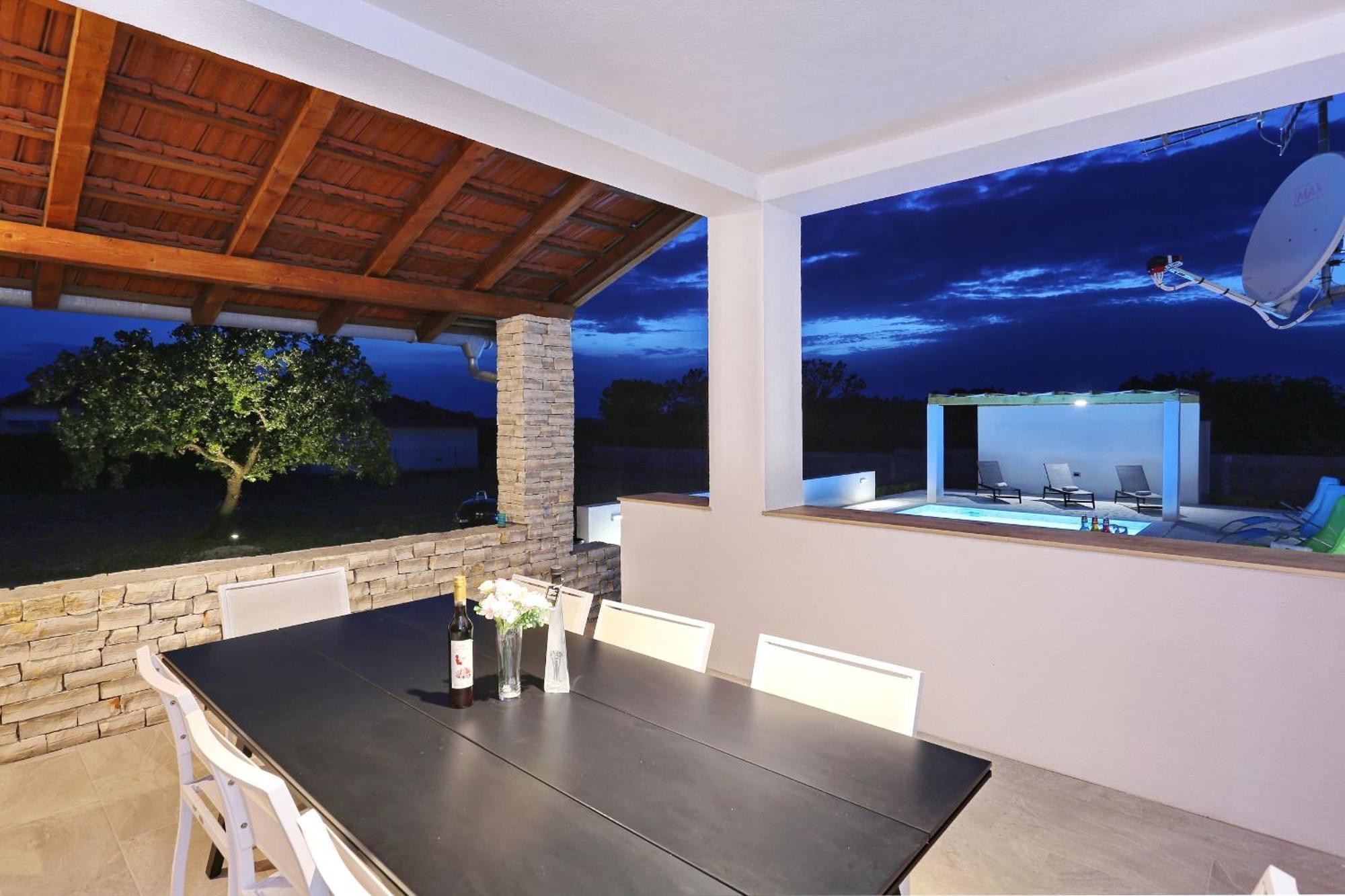 Holidayhouse Alirio With Heated Pool. Vrsi Exteriör bild