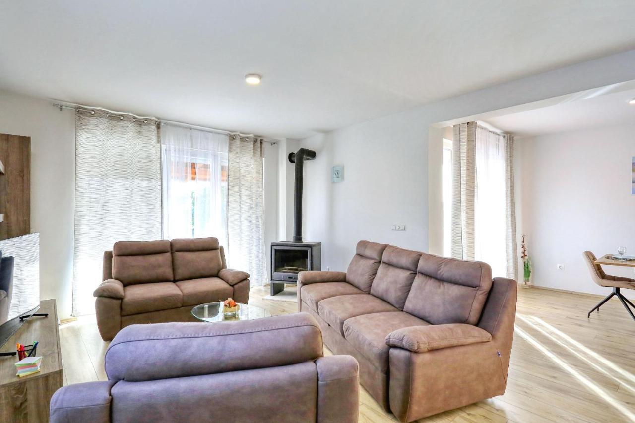 Holidayhouse Alirio With Heated Pool. Vrsi Exteriör bild