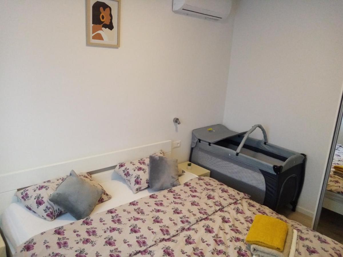 Holidayhouse Alirio With Heated Pool. Vrsi Exteriör bild