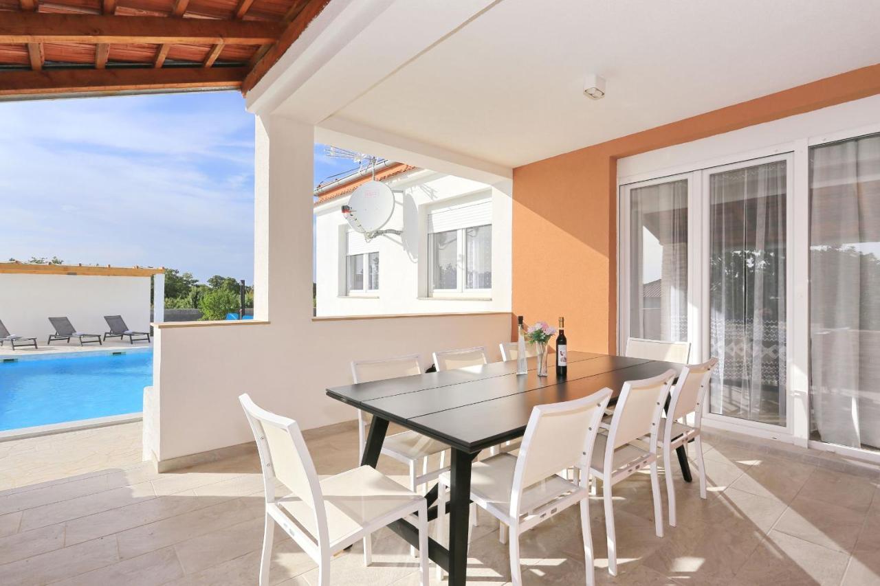 Holidayhouse Alirio With Heated Pool. Vrsi Exteriör bild