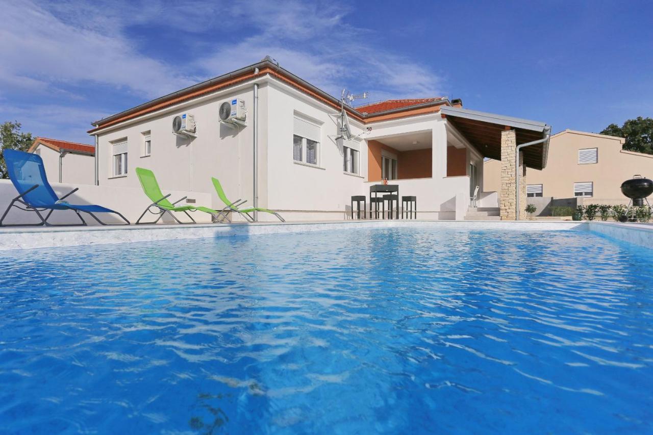 Holidayhouse Alirio With Heated Pool. Vrsi Exteriör bild
