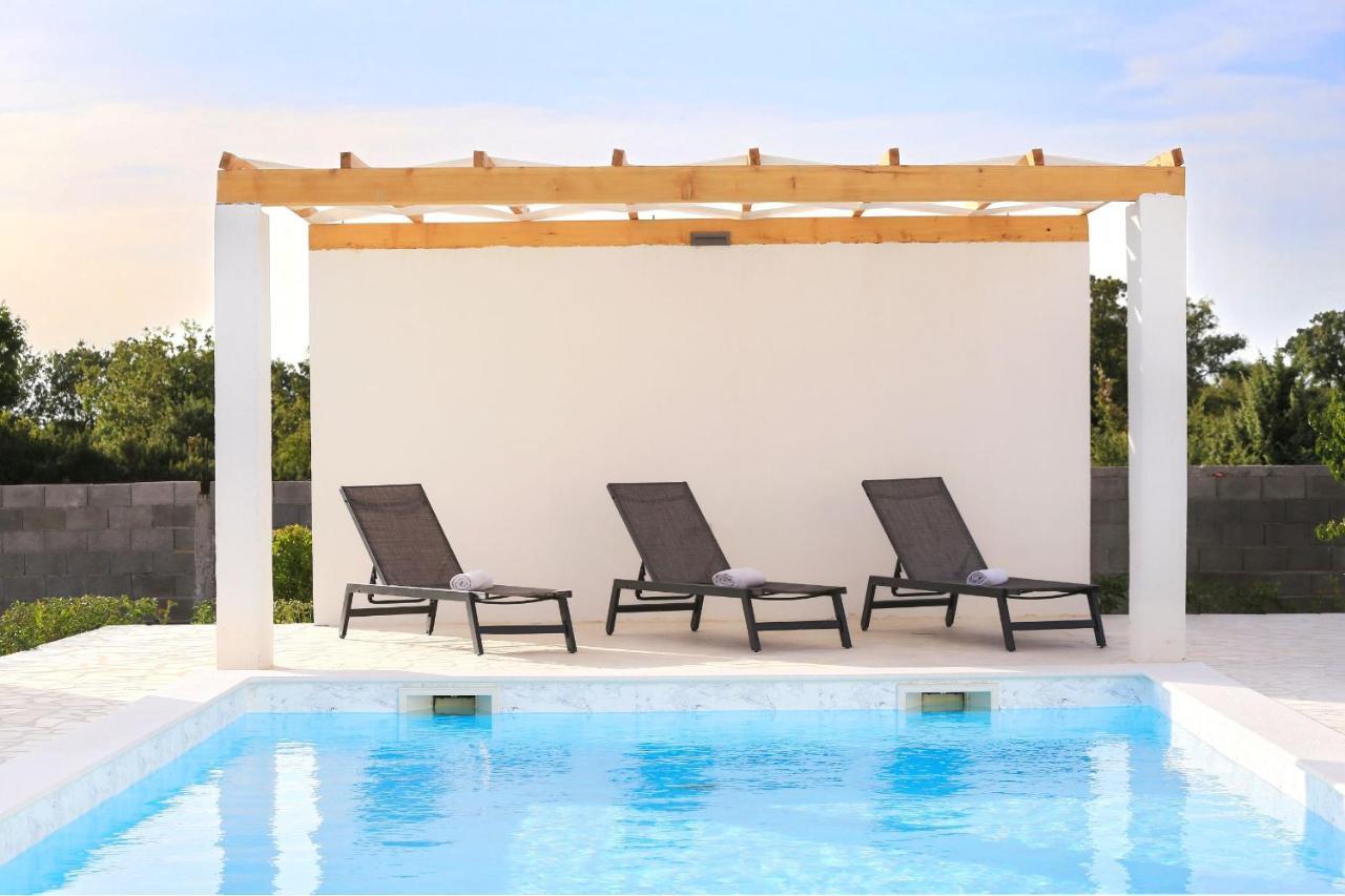 Holidayhouse Alirio With Heated Pool. Vrsi Exteriör bild