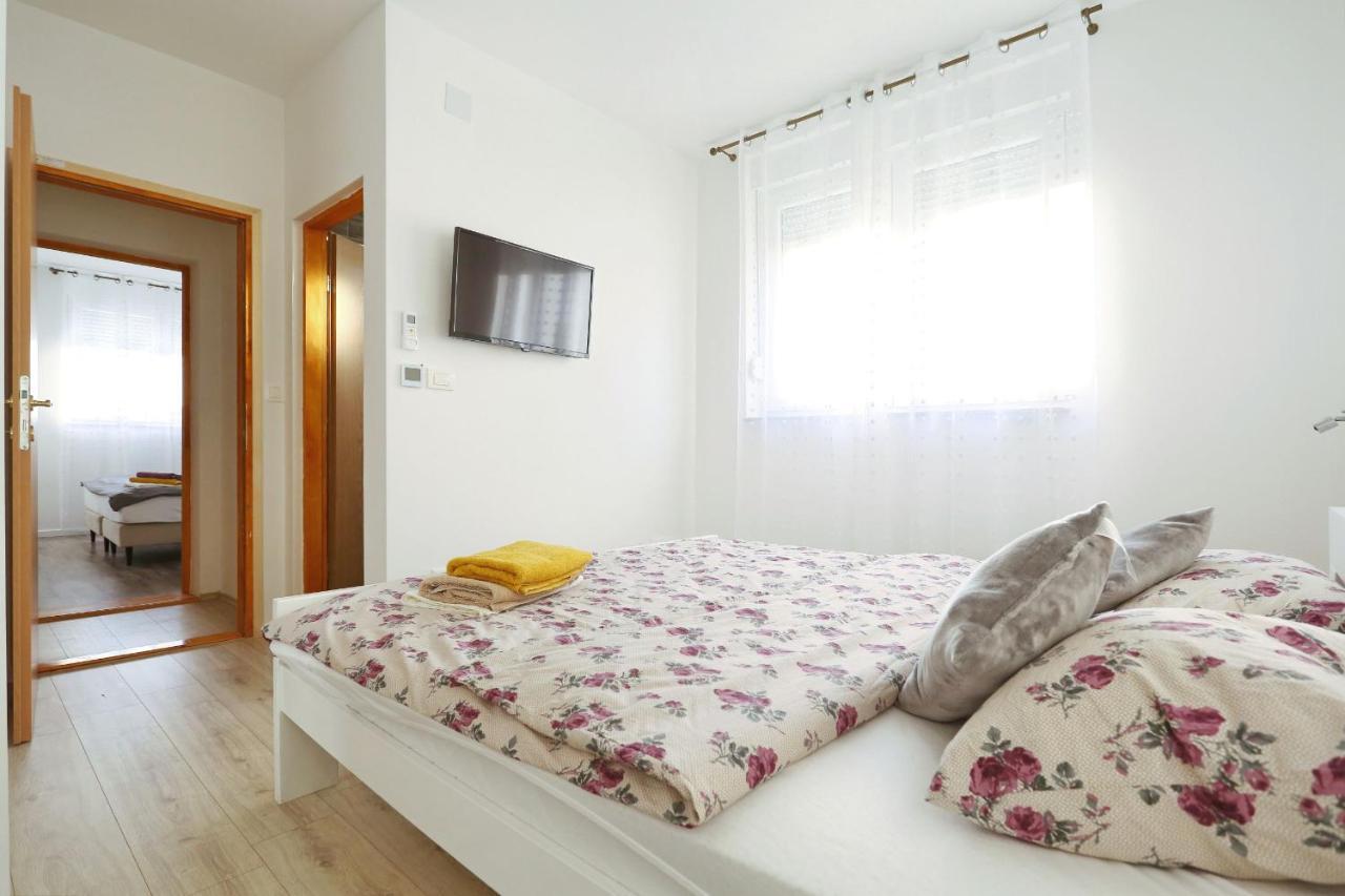 Holidayhouse Alirio With Heated Pool. Vrsi Exteriör bild