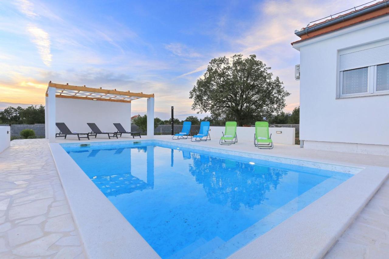 Holidayhouse Alirio With Heated Pool. Vrsi Exteriör bild