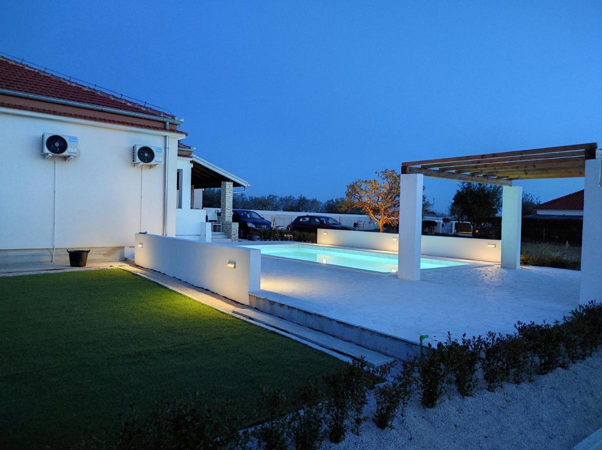 Holidayhouse Alirio With Heated Pool. Vrsi Exteriör bild