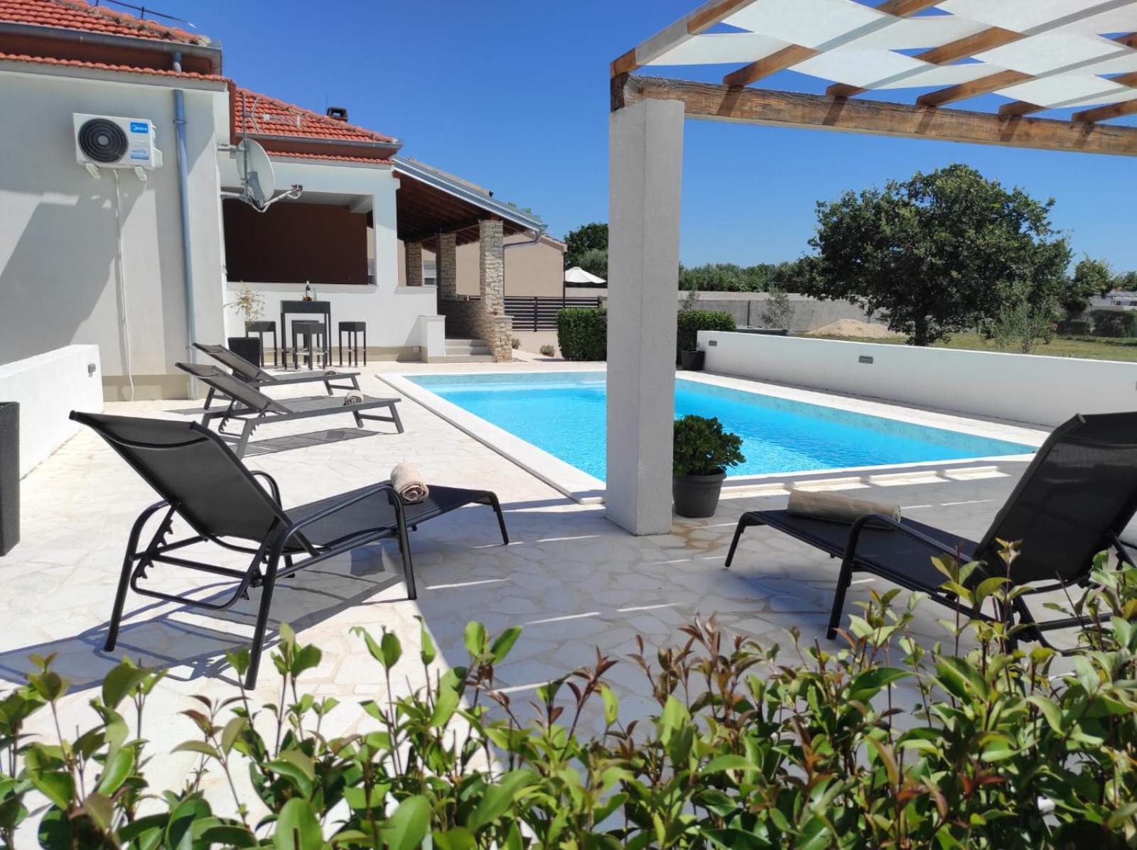 Holidayhouse Alirio With Heated Pool. Vrsi Exteriör bild